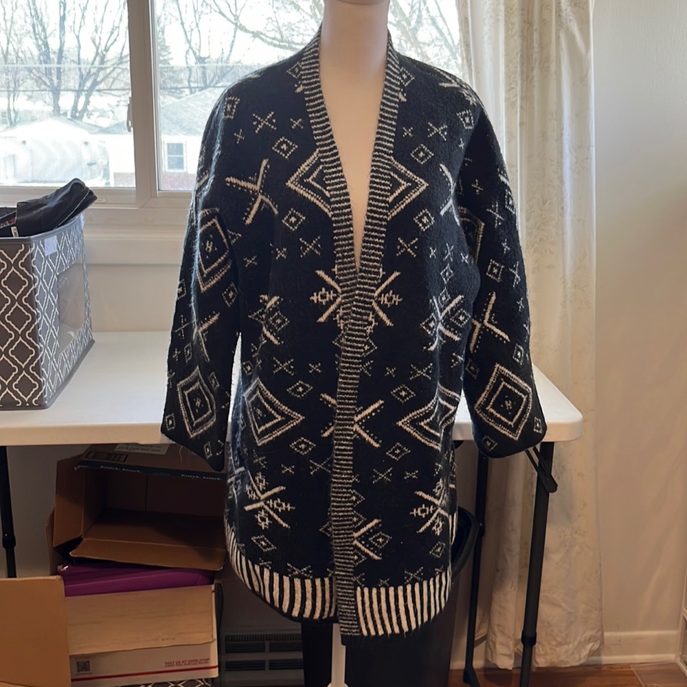 Old Navy thick black and white cardigan